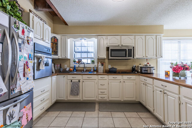 Listing photo id 29 for 2400 Elm Creek