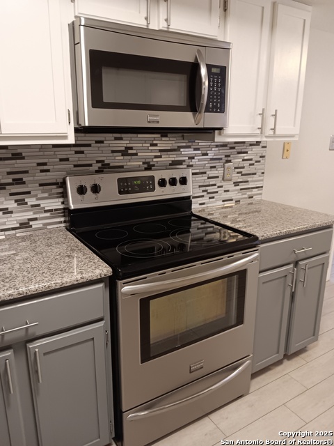 Image 13 of 30 For 8408 Echo Creek