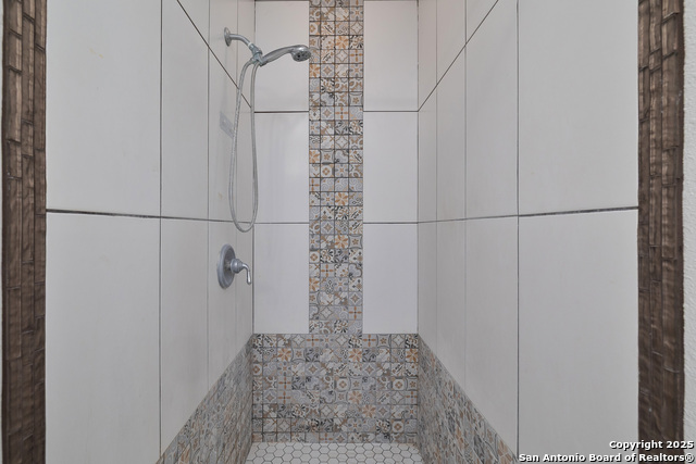 Image 21 of 30 For 8408 Echo Creek