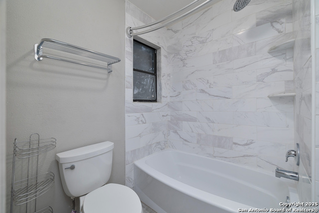 Image 25 of 30 For 8408 Echo Creek