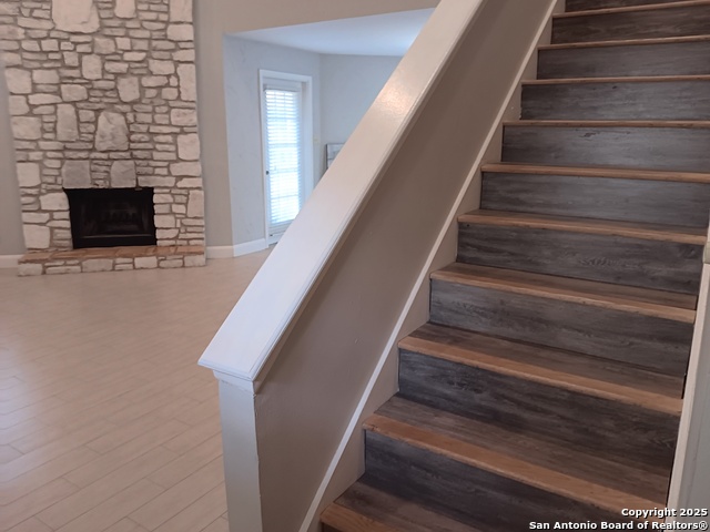 Image 6 of 30 For 8408 Echo Creek