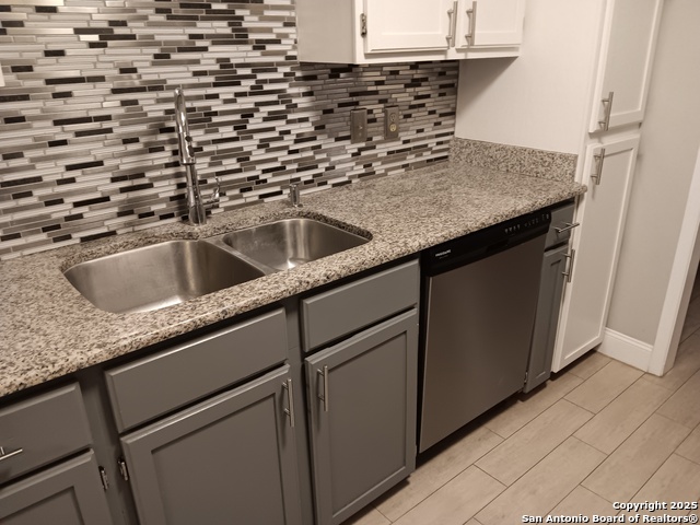 Image 9 of 30 For 8408 Echo Creek