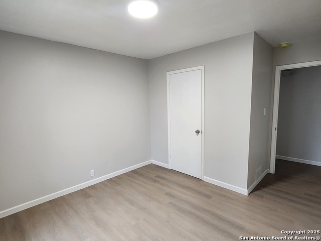 Image 20 of 30 For 4906 Bernadine