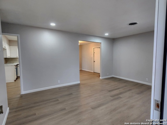 Image 21 of 30 For 4906 Bernadine