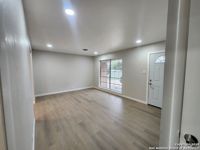 Image 22 of 30 For 4906 Bernadine