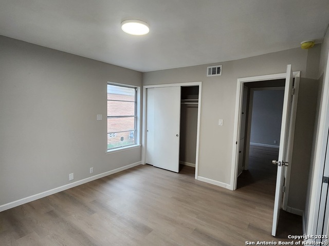 Image 23 of 30 For 4906 Bernadine