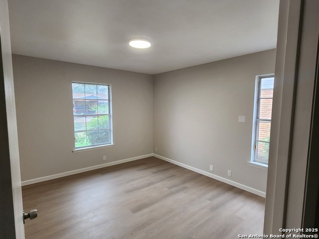 Image 24 of 30 For 4906 Bernadine