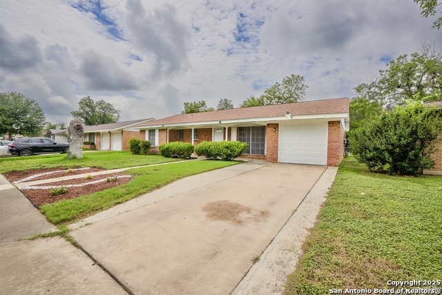 Image 3 of 30 For 4906 Bernadine