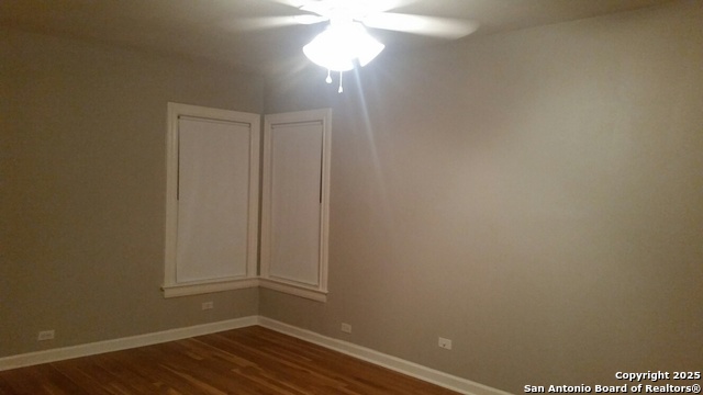 Image 10 of 43 For 410 S. Park Blvd.