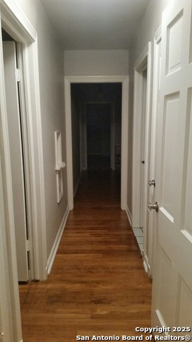 Image 12 of 43 For 410 S. Park Blvd.