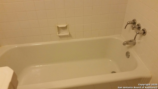 Image 15 of 43 For 410 S. Park Blvd.