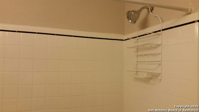 Image 16 of 43 For 410 S. Park Blvd.