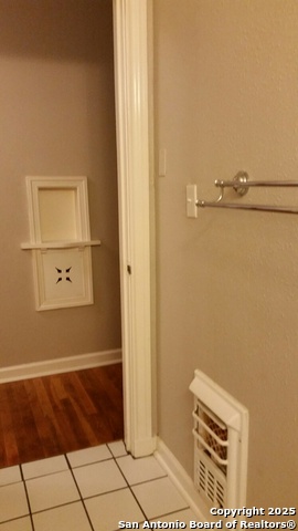 Image 17 of 43 For 410 S. Park Blvd.