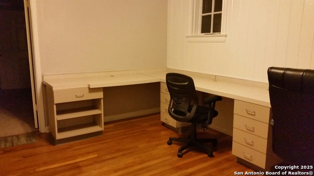 Image 18 of 43 For 410 S. Park Blvd.