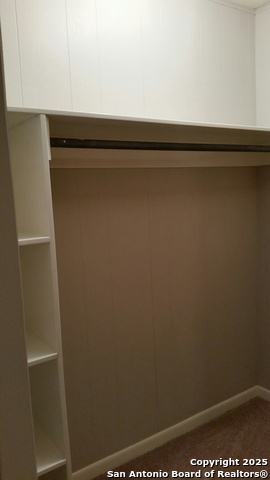 Image 25 of 43 For 410 S. Park Blvd.