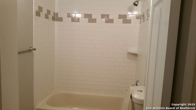 Image 28 of 43 For 410 S. Park Blvd.