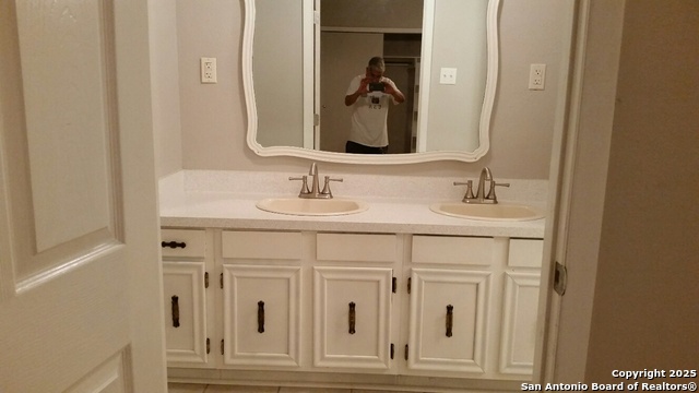 Image 30 of 43 For 410 S. Park Blvd.