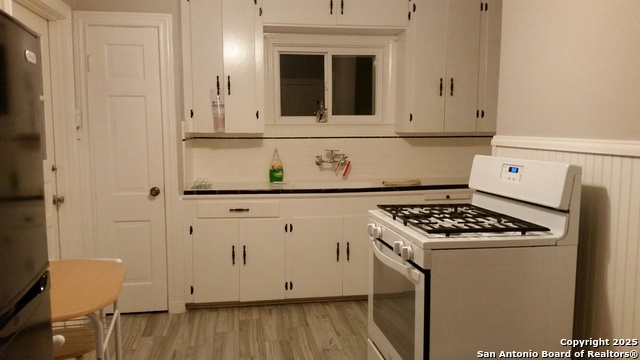 Image 33 of 43 For 410 S. Park Blvd.