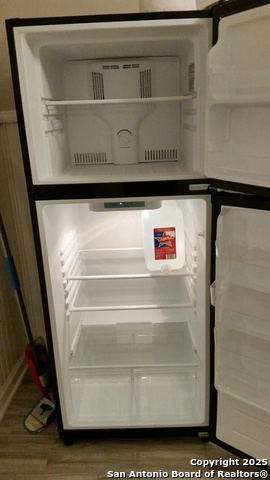 Image 34 of 43 For 410 S. Park Blvd.