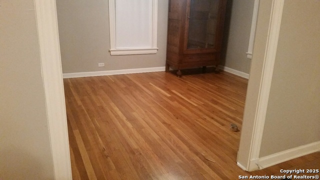 Image 7 of 43 For 410 S. Park Blvd.