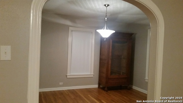 Image 8 of 43 For 410 S. Park Blvd.