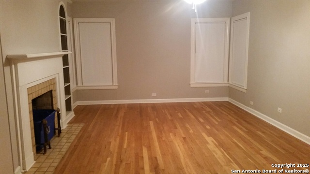 Image 9 of 43 For 410 S. Park Blvd.