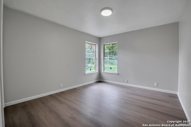 Image 15 of 19 For 4906 Bernadine