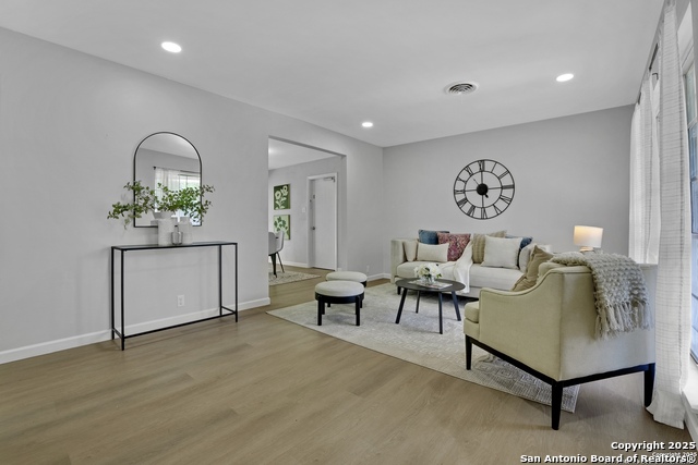 Image 5 of 19 For 4906 Bernadine