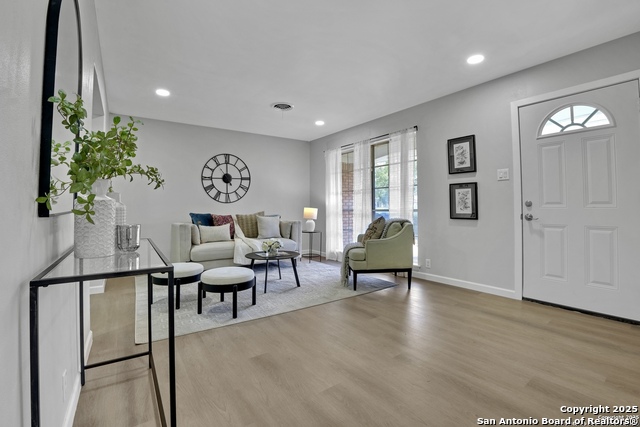 Image 7 of 19 For 4906 Bernadine