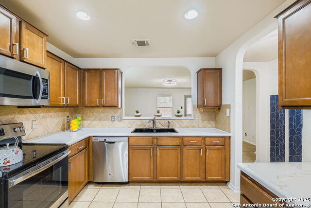 Image 7 of 43 For 11306 Camp Creek Trail