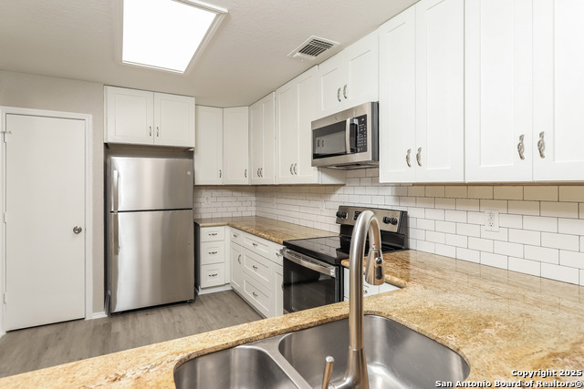 Image 6 of 15 For 6702 Highland Grass