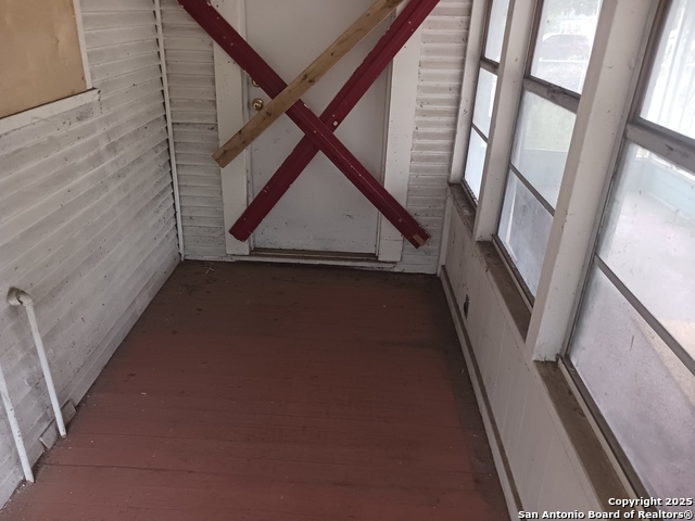 Image 10 of 13 For 702 Malone W