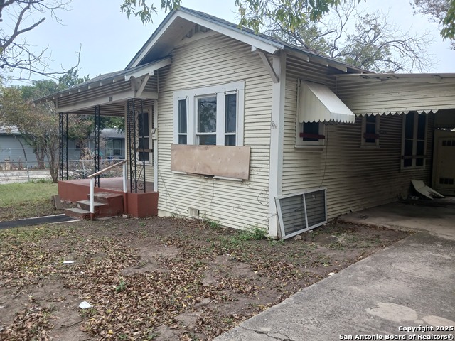 Image 2 of 13 For 702 Malone W