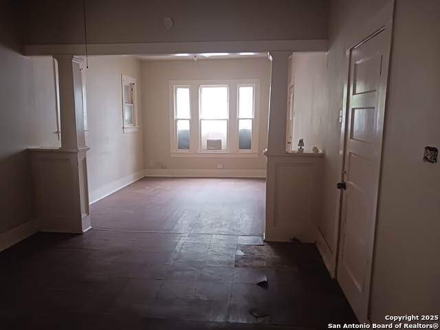 Image 4 of 13 For 702 Malone W