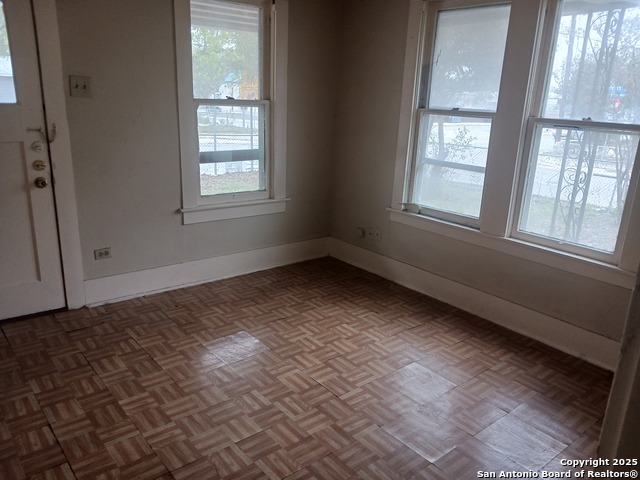 Image 5 of 13 For 702 Malone W