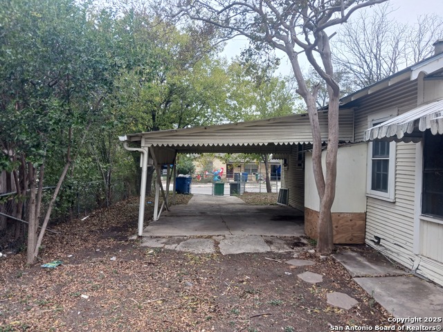 Image 9 of 13 For 702 Malone W