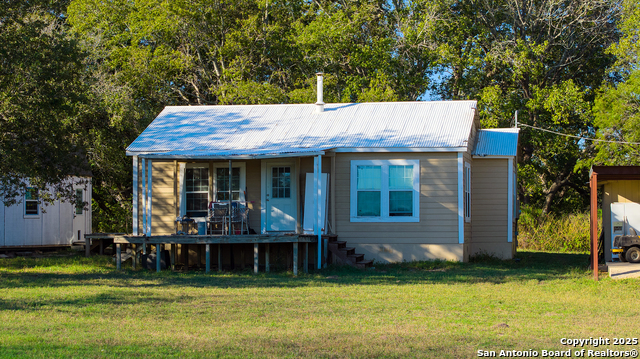 Listing photo id 16 for 10485 Fm 466