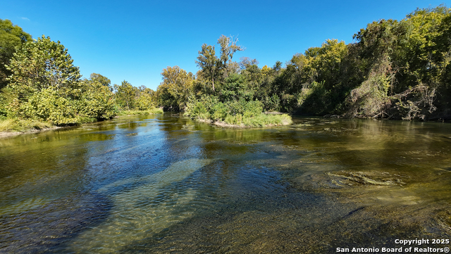 Listing photo id 1 for 10485 Fm 466