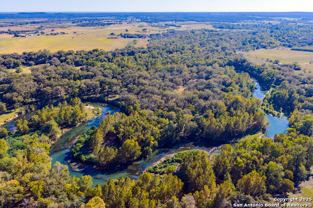 Listing photo id 4 for 10485 Fm 466