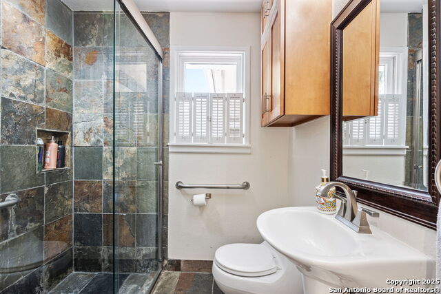 Image 20 of 31 For 122 Brees