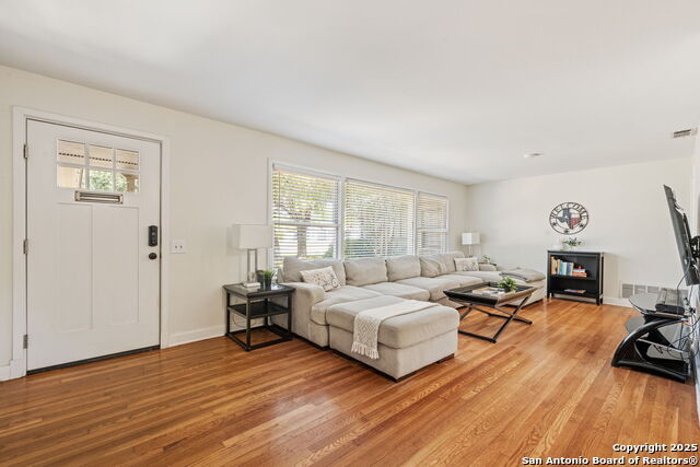 Image 5 of 31 For 122 Brees