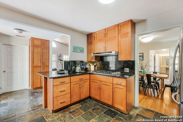 Image 9 of 31 For 122 Brees