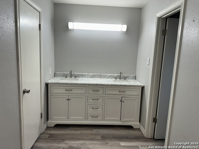 Image 9 of 25 For 13639 Oak