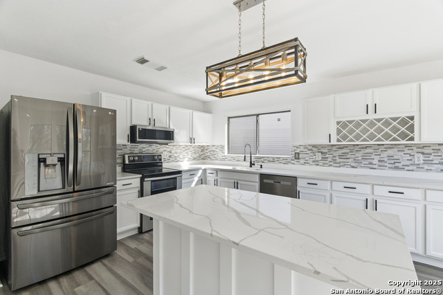 Image 12 of 52 For 404 Ashley Park