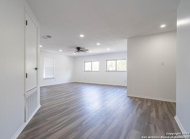 Image 17 of 52 For 404 Ashley Park