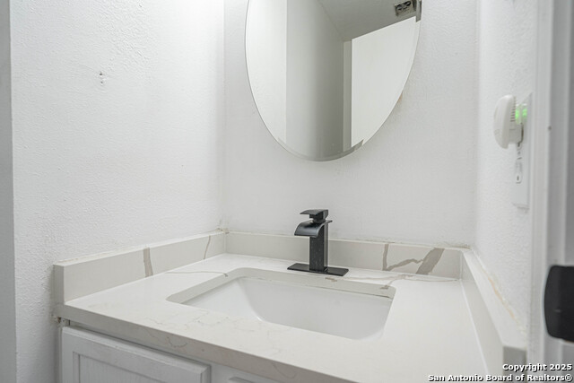 Image 18 of 52 For 404 Ashley Park