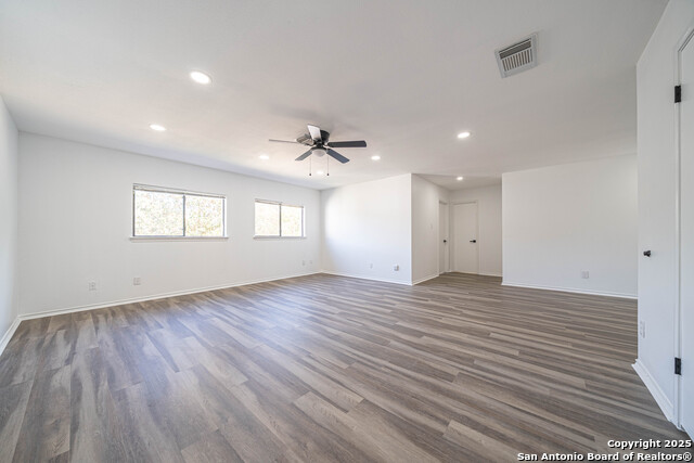 Image 20 of 52 For 404 Ashley Park