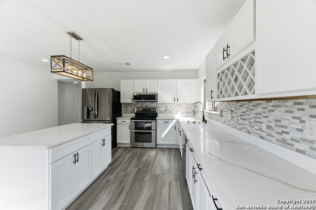 Image 21 of 52 For 404 Ashley Park