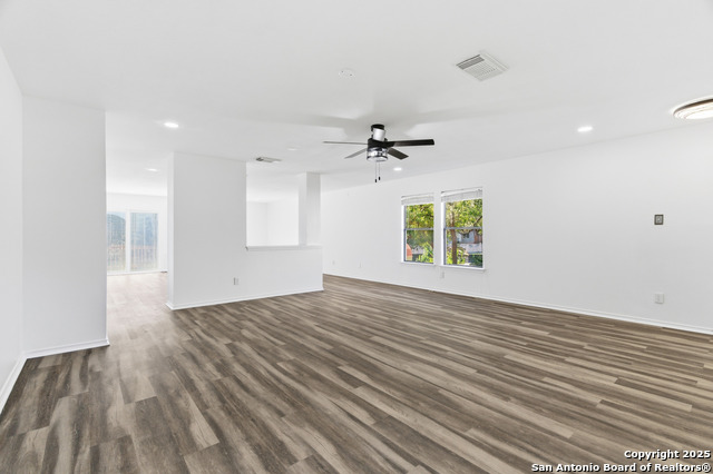 Image 33 of 52 For 404 Ashley Park