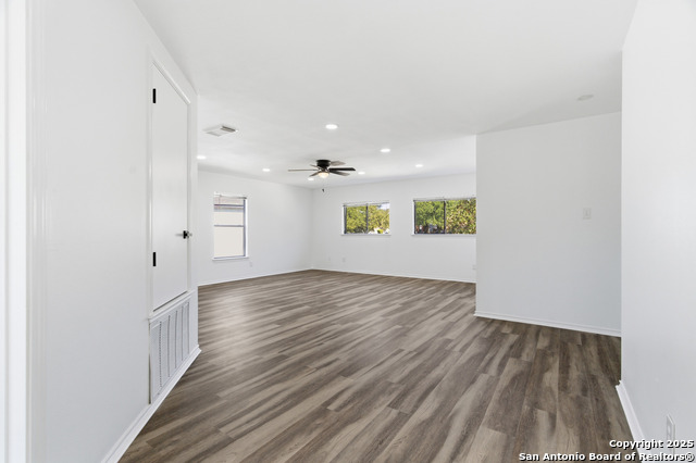 Image 37 of 52 For 404 Ashley Park